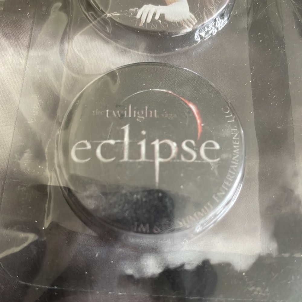 Twilight Eclipse Button Pin Set - Picture 4 of 6
